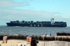 Containerschiff_08.jpg